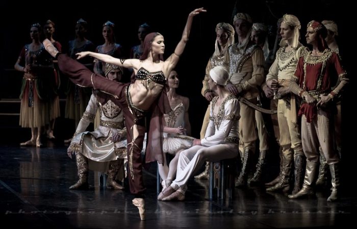 alina-somova-in-la-bayadere-6