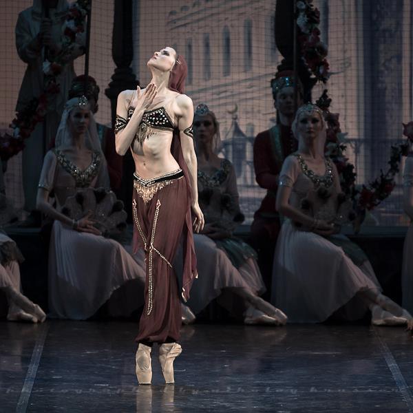 alina-somova-in-la-bayadere-10